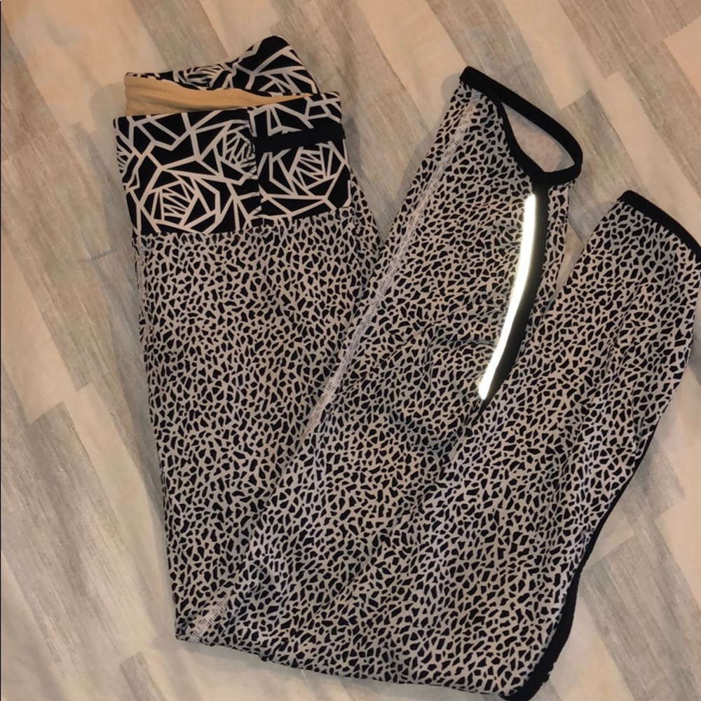 Black & White Lululemon Leggings 7/8 Length